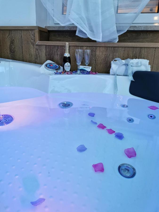 Il Mare Di Roma Deluxe Hotell Lido di Ostia Exteriör bild